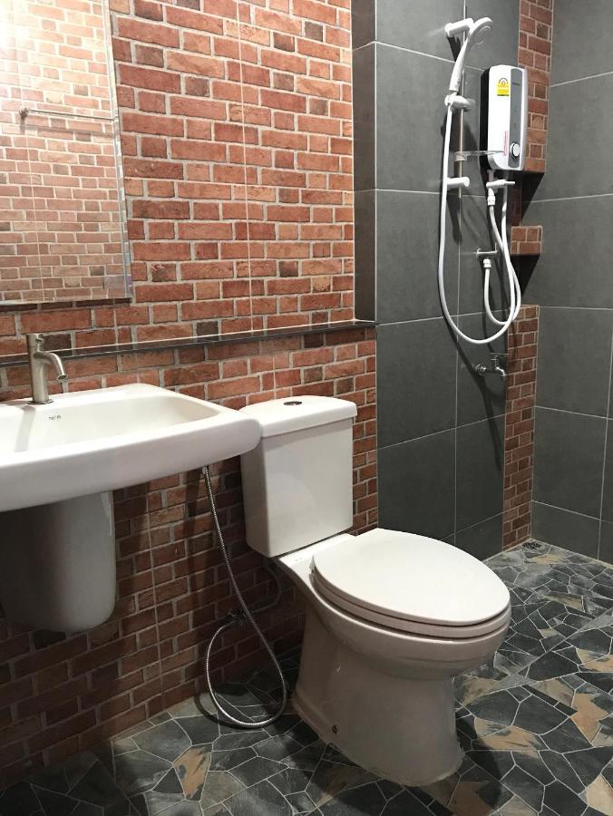 Bed Box Hotel Nakhonratcsaszima Kültér fotó